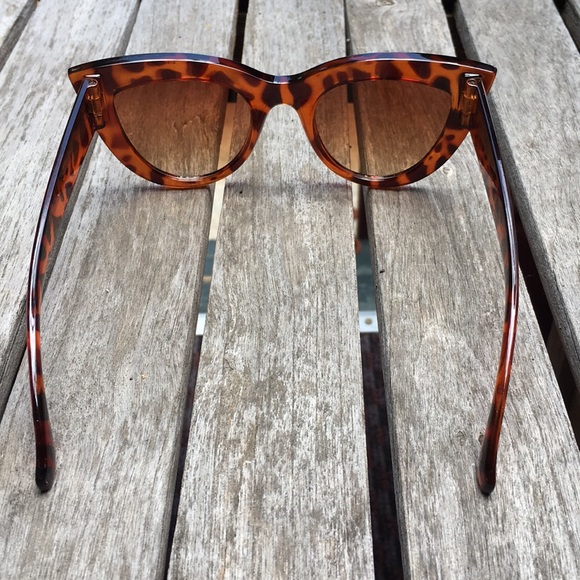 🎊Host Pick!🎊New! Cat Eye Sunglasses - Picture 6 of 8